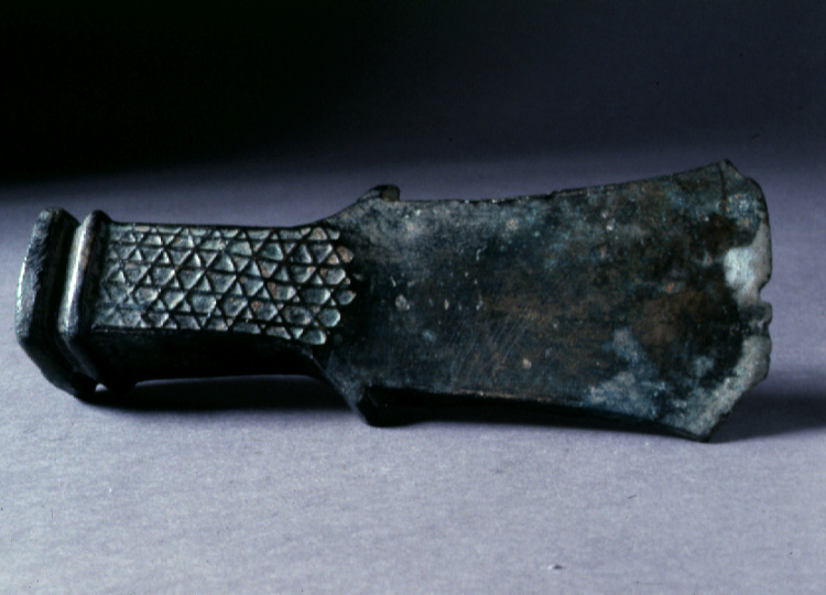 Ascia di bronzo dal ripostiglio di Calliano (prima età del ferro)